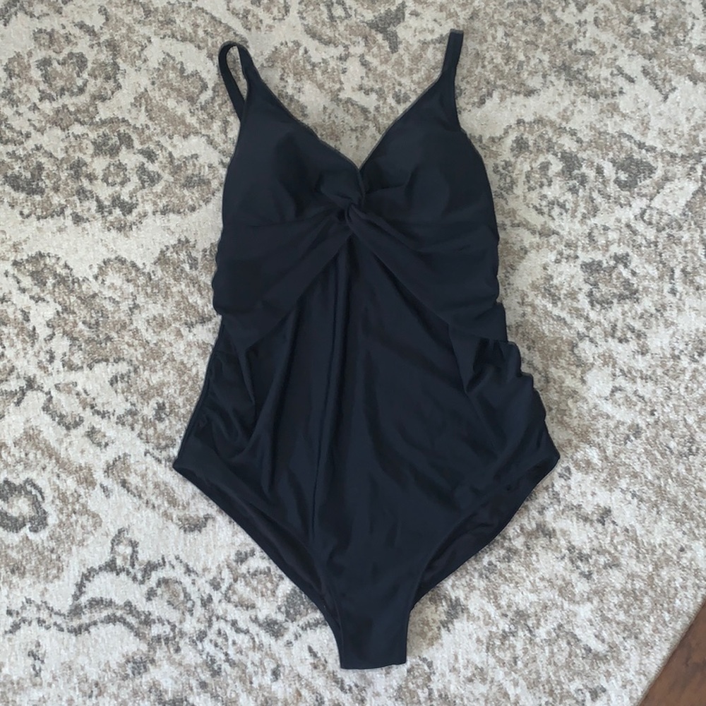 Old Navy maternity swimsuit